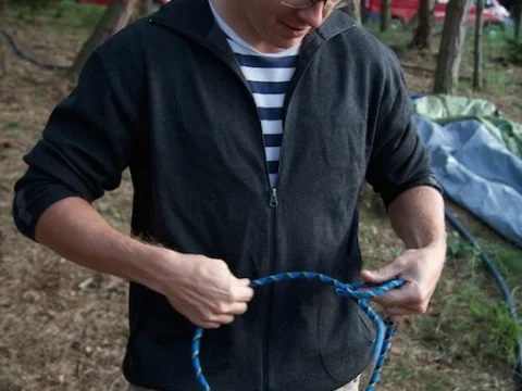 Řezání a uzlování na čas