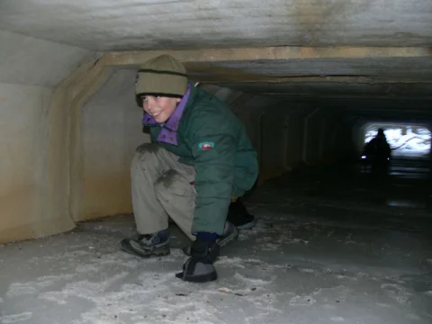 Vojta se plíží v rouře