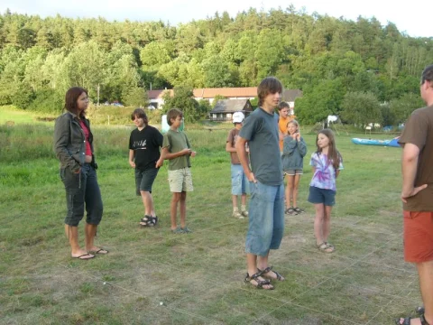nehybné figury..