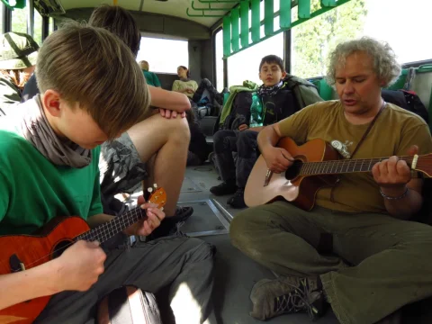 V busu zpět