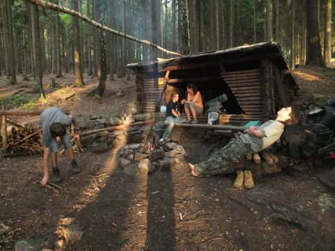 První spaní cestou na tábor