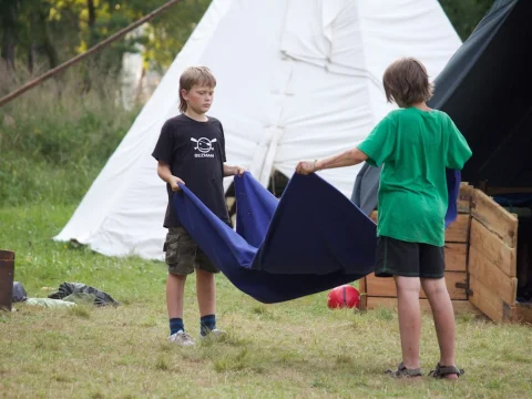 Úklid i při konci tábora