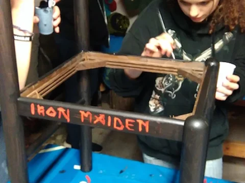 Malování židlí