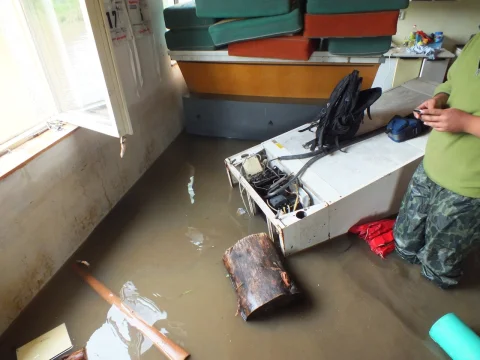 Věci, které jsme nestihly odnést plavou