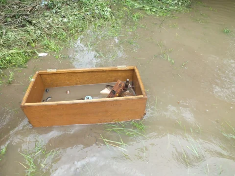 Nářaďová bedna:(