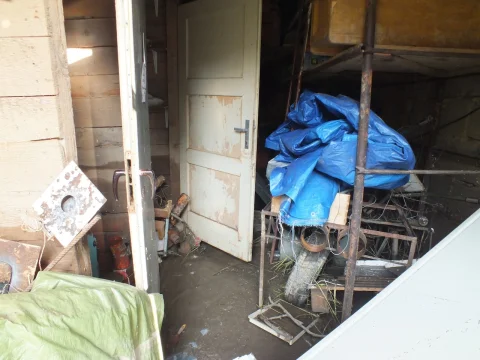 Vzadu