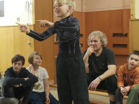 V tělocvičně