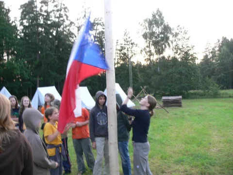 Vlajka vzhůru letí