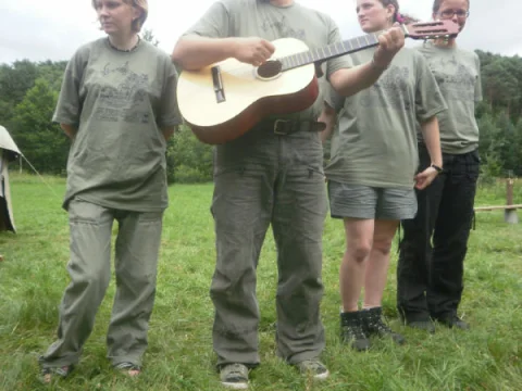 zahájení - vytažení vlajky