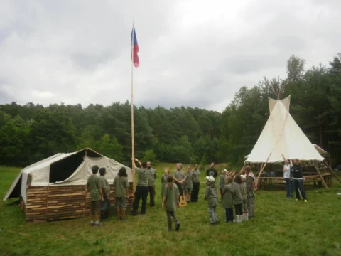 zahájení - vytažení vlajky