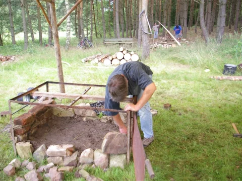 Pavel si přijel postavit kamna
