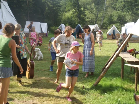 Násed v teepee
