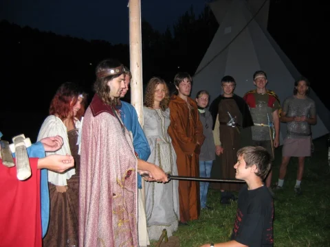 Víťa byl pasován na rytíře