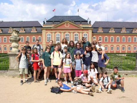 Společné foto na dobříšském zámku