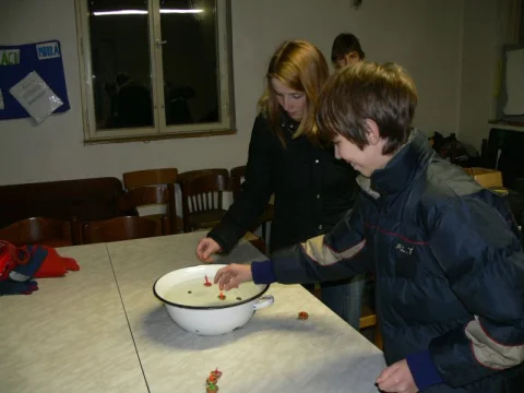 Lenka a Vojta testují lodičky