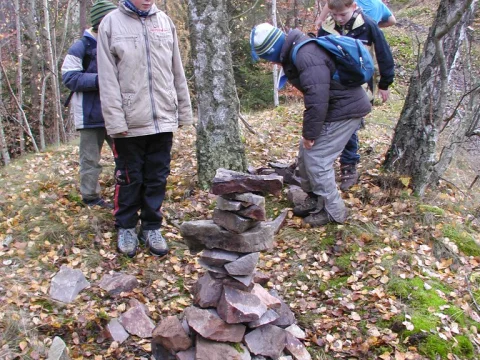 Stavba mohyl