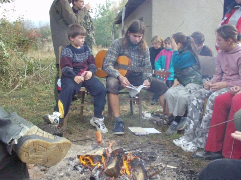 Yahoodka listuje ve zpěvníku
