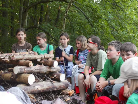Čekání na zapálení ohně