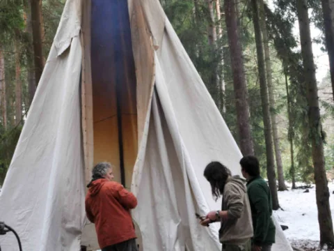 Stavba tee-pee