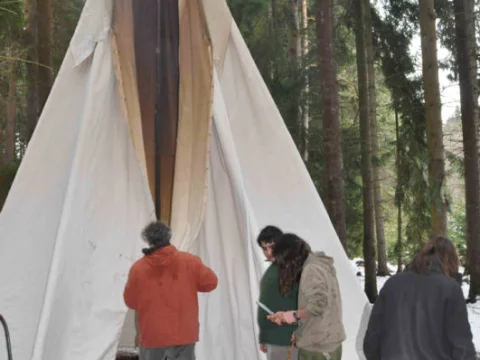 Stavba tee-pee