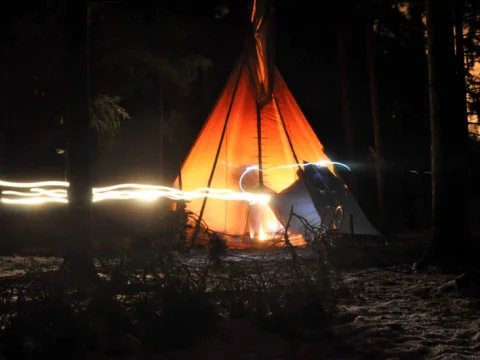 Tee-pee v noci