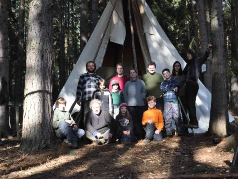 Bourání tee-pee a závěrečné foto