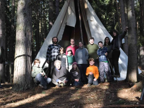 Bourání tee-pee a závěrečné foto
