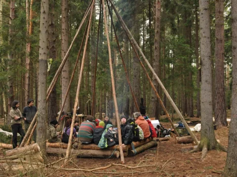 Stavba týpka